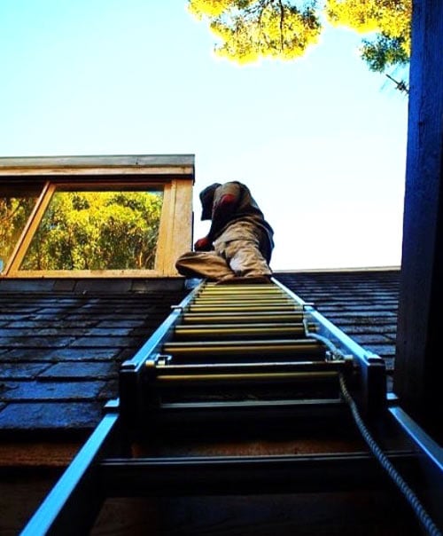 Northern Beaches Roof Repairer Fixing Gutter